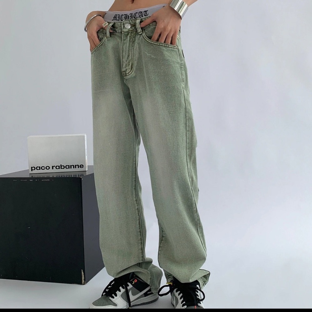 NEVER WORN Vintage Grunge Green Multiple Pockets Wide Leg
Jeans